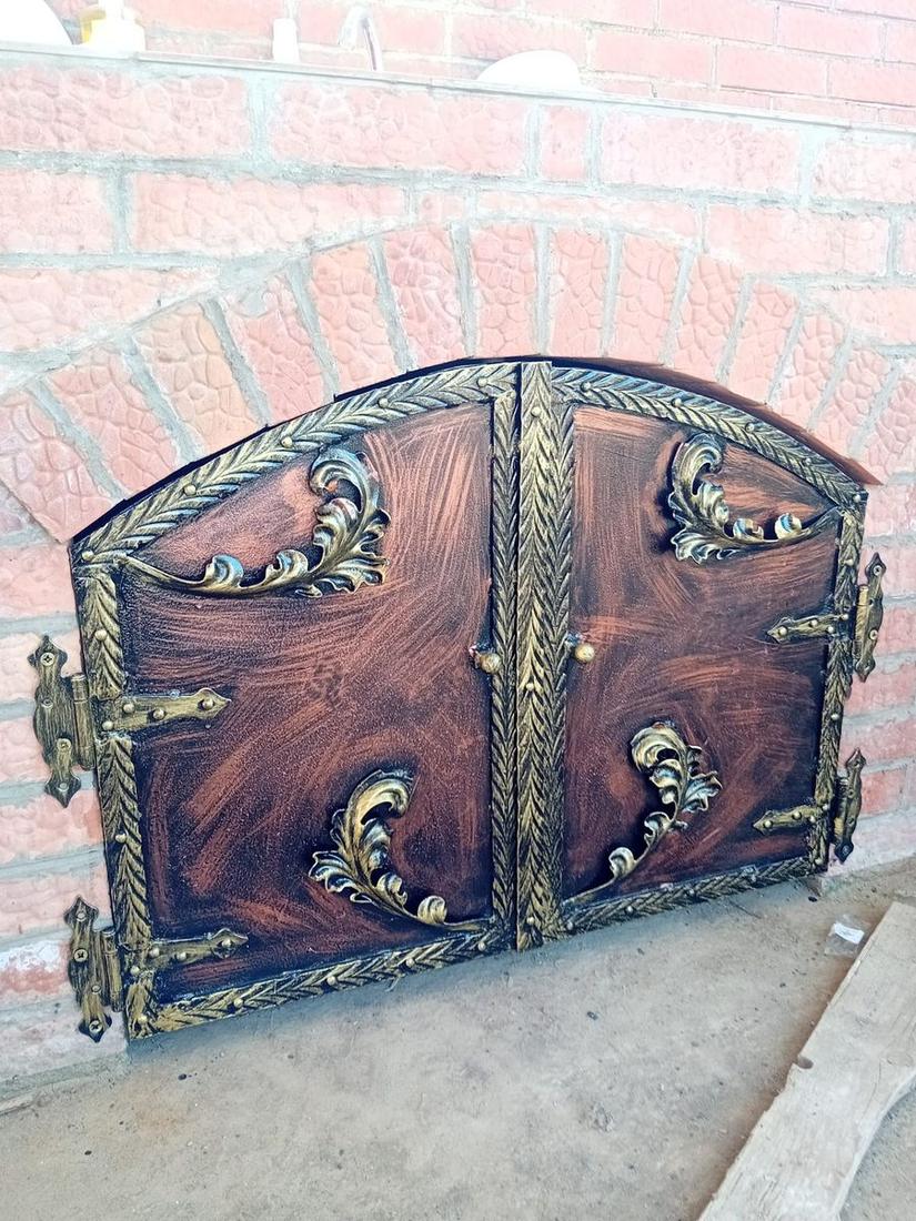 Ușițe decorative din fier forjat patinat cu auriu, lucrare de fier forjat Vaslui